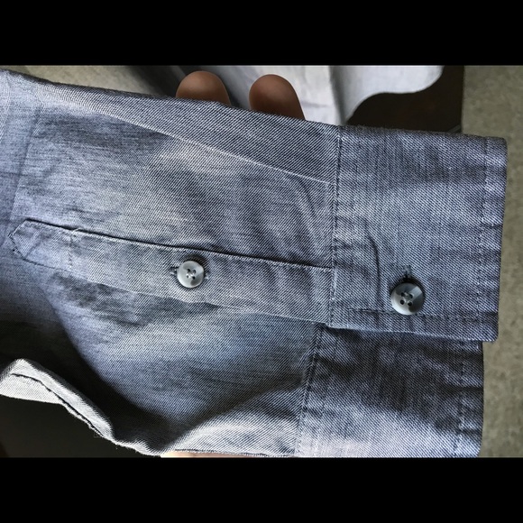 Nice button down - Picture 5 of 7